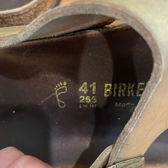 𝅺birkenstock woman’s gold sandals - Picture 12 of 14